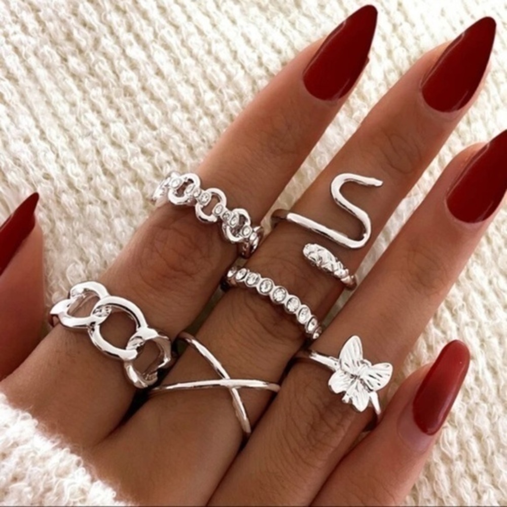 3/$30 🤍 Dainty Ring Set